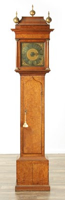 Lot 1135 - WILLIAM CRAWSHAW, WORSBOROUGH/BARNSLEY. AN EARLY 18TH CENTURY BURR ELM AND OAK LONGCASE