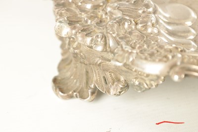 Lot 439 - A LARGE 19TH CENTURY OLD SHEFFIELD SIVER-PLATED TRAY