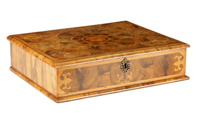 Lot 959 - A FINE WILLIAM AND MARY LABURNUM OYSTER VENEERED LACE BOX