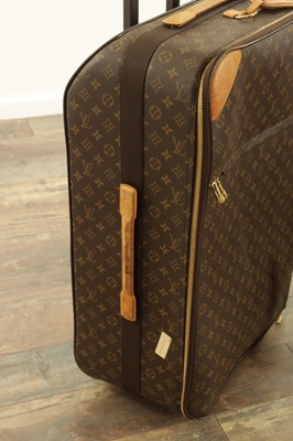 Lot 879 - A GENUINE LOUIS VUITTON SUITCASE