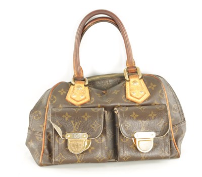 Lot 962 - A GENUINE LOUIS VUITTON MANHATTAN LEATHER HANDBAG