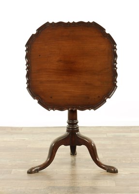 Lot 1352 - A GEORGE III MAHOGANY TILT-TOP TABLE
