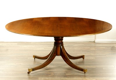 Lot 1394 - A LARGE SIX FOOT GEORGE III STYLE TWELVE SEATER FIGURED ROSEWOOD CIRCULAR DINING TABLE
