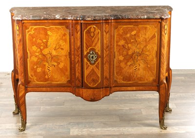 Lot 1413 - AN 18TH CENTURY FRENCH MARQUETRY COMMODE