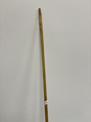 Lot 605 - A 19TH CENTURY CHINESE SILVER MOUNTED RHINOCEROS HORN RIDING CROP