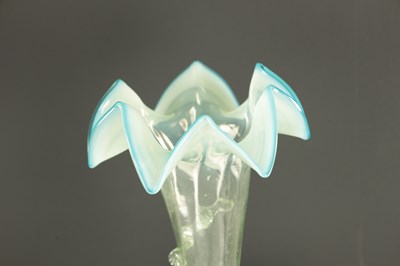 Lot 38 - A 19TH CENTURY VENETIAN BLUE AND GREEN THREE GLASS TRUMPET EPERGNE