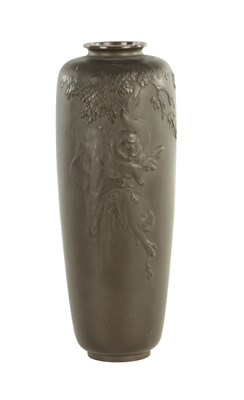 Lot 124 - A JAPANESE MEIJI PERIOD BRONZE VASE