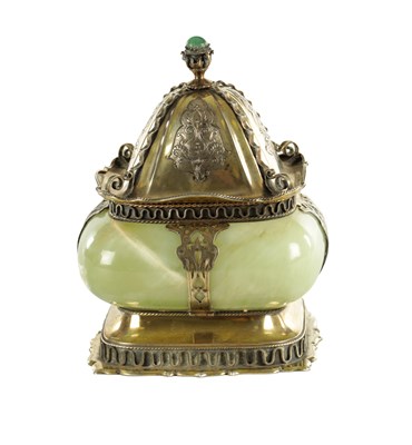 Lot 464 - A LATE 19TH CENTURY CONTINENTAL AGATE AND SILVER GILT BOWL AND COVER