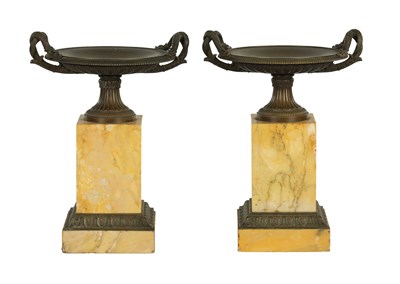 Lot 724 - A PAIR OF LATE 19TH CENTURY GRAND TOUR BRONZE AND SIENNA MARBLE TAZZAS