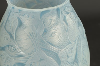 Lot 2 - A RENE LALIQUE OPALESCENT AND BLUE STAINED 'BORROMEE' VASE