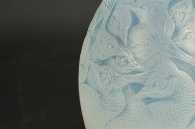 Lot 2 - A RENE LALIQUE OPALESCENT AND BLUE STAINED 'BORROMEE' VASE
