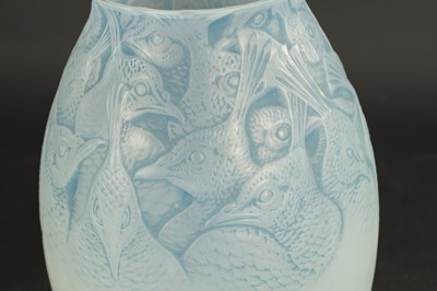 Lot 2 - A RENE LALIQUE OPALESCENT AND BLUE STAINED 'BORROMEE' VASE