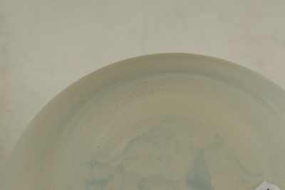 Lot 2 - A RENE LALIQUE OPALESCENT AND BLUE STAINED 'BORROMEE' VASE