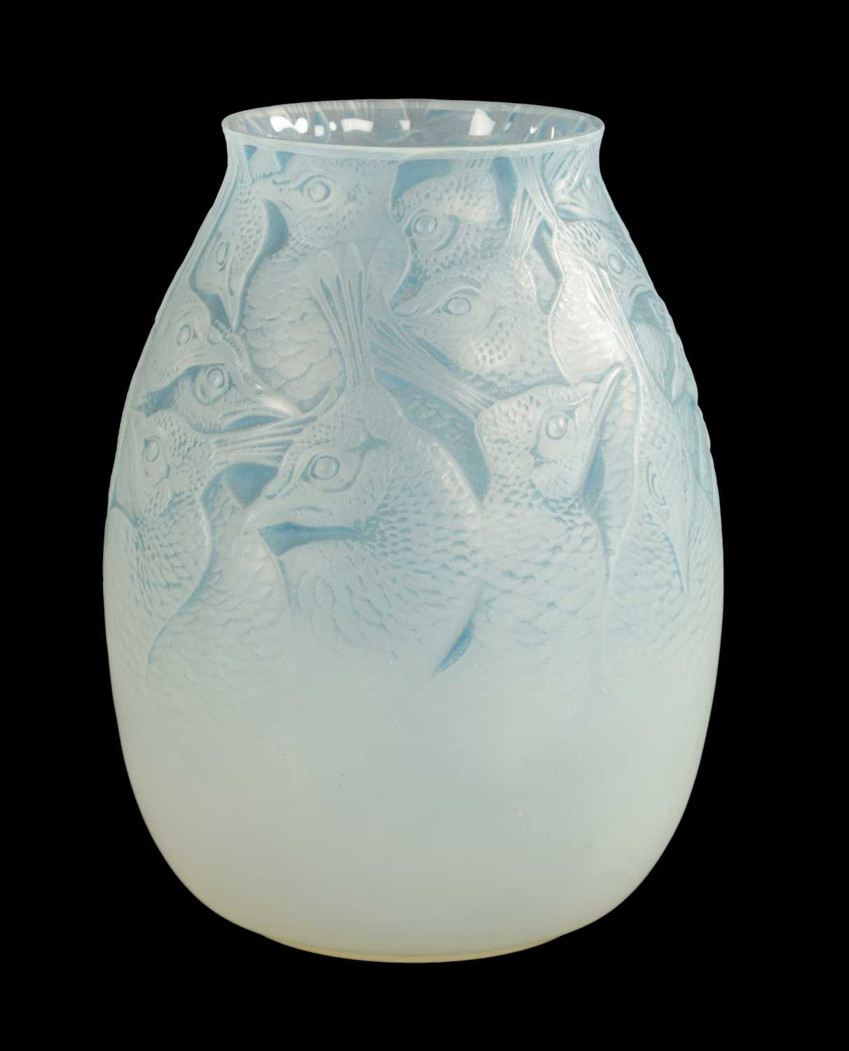 Lot 2 - A RENE LALIQUE OPALESCENT AND BLUE STAINED 'BORROMEE' VASE