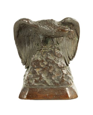 Lot 912 - GUSTAV MANZ (1865-1946) A SIGNED BRONZE EAGLE DESK STAND