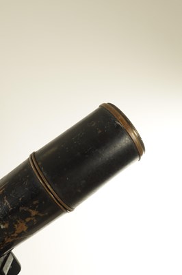 Lot 562 - A WORLD WAR I SPOTTER TELESCOPE ON WOOD TRIPOD BASE
