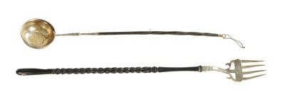 Lot 416 - A GEORGIAN SILVER PUNCH LADLE