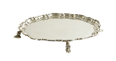 Lot 469 - A MAPPIN & WEBB SILVER PLATE SALVER