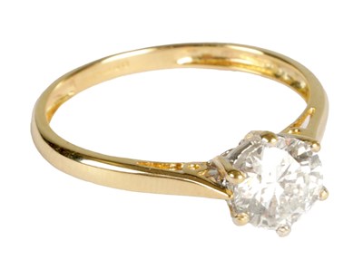 Lot 300 - A LADIES 18CT YELLOW GOLD SOLITAIRE DIAMOND RING