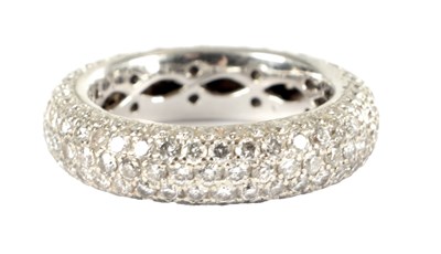 Lot 304 - A LADIES' WHITE GOLD AND DIAMOND ETERNITY RING