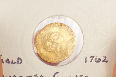 Lot 147 - A GEORGE III GOLD 1/4 GUINEA