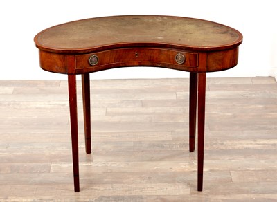 Lot 1231 - A GEORGE III MAHOGANY KIDNEY-SHAPED LEATHER TOPPED WRITING TABLE