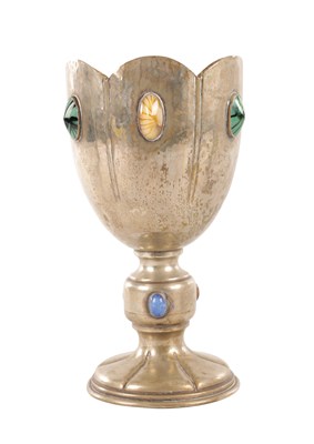Lot 374 - AN EARLY 20TH CENTURY ANTIGUO CALIZ ALPACA SILVER PLATED GOBLET