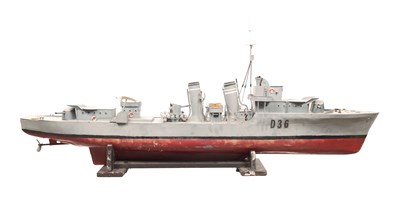 Lot 845 - A LARGE LIVE STEAM MODEL OF A NAVAL BATTLESHIP