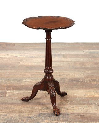 Lot 1363 - A GEORGE III MAHOGANY KETTLE STAND