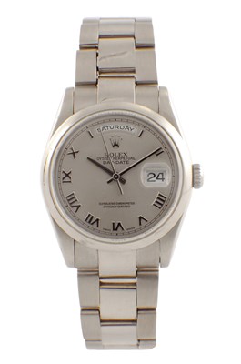 Lot 1446 - A GENTLEMAN’S 18CT WHITE GOLD ROLEX DAY DATE WRIST WATCH