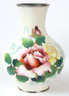 Lot 102 - AN EARLY 20th CENTURY JAPANESE CLOISONNÉ...