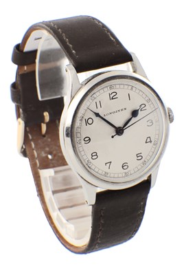 Lot 1404 - A GENTLEMAN'S VINTAGE STEEL LONGINES WRISTWATCH