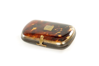 Lot 810 - A 19TH CENTURY TORTOISESHELL GOLD INLAID PURSE