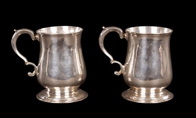 Lot 304 - A PAIR OF GEORGE III HALF PINT MUGS