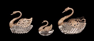 Lot 338 - A SET OF THREE MID 20TH CENTURY STERLING SILVER GRADUATED SIZE SWAN DISHES