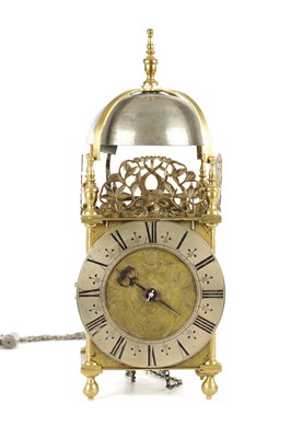 Lot 1580 - WILLIAM RAYNES IN YORKE (YORK). A LATE 17TH CENTURY ENGLISH BRASS LANTERN CLOCK