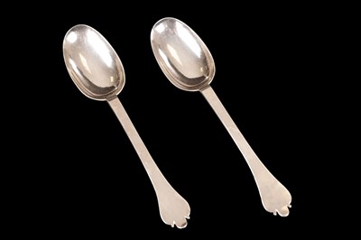 Lot 406 - A PAIR OF WILLIAM III SILVER TREFID SPOONS