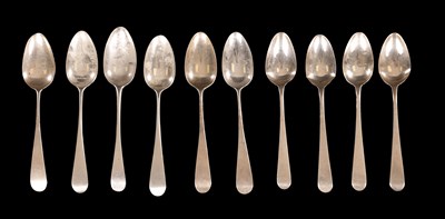 Lot 500 - A SET OF FOUR GEORGE III IRISH SILVER DESSERT SPOONS TOGETHER WITH A SET OF SIX GEORGE III SILVER DESSERT SPOONS
