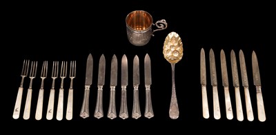 Lot 468 - A COLLECTION OF SILVER ITEMS