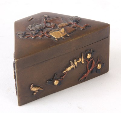 Lot 114 - A SMALL MEIJI PERIOD JAPANESE PATINATED BRONZE...