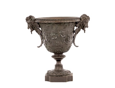Lot 837 - A 19TH CENTURY FRENCH GRAND TOUR BRONZE URN