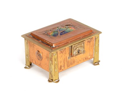 Lot 936 - A STYLISH ARTS AND CRAFTS MIXED MEDIA JEWELLERY BOX IN THE MANNER OF ARCHIBALD KNOX
