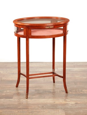 Lot 1190 - AN EDWARDIAN INLAID MAHOGANY BIJOUTERIE TABLE