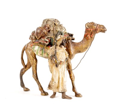 Lot 875 - FRANZ BERGMANN A GOOD LATE 19TH CENTURY COLD PAINTED BRONZE FIGURAL SCULPTURE DEPICTING A LADEN ARAB TRAVELER