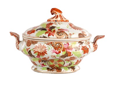 Lot 135 - AN 18TH CENTURY CHINESE TOBACCO LEAF PATTERN OVAL TWO HANDLED TUREEN AND COVER
