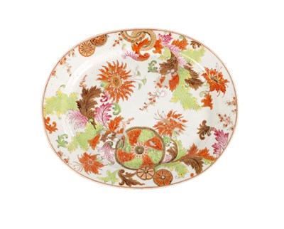 Lot 275 - AN 18TH CENTURY CHINESE TOBACCO LEAF PATTERN LARGE OVAL PLATE
