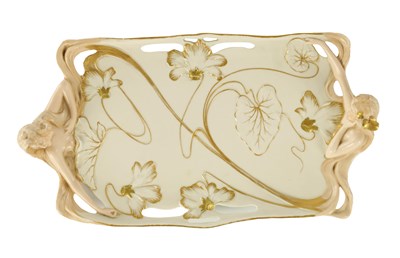 Lot 113 - AN ART NOVEAU CERAMIC TAY BY ERNST WAHLISS