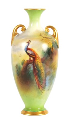 Lot 102 - AN EARLY 20TH CENTURY MINIATURE ROYAL WORCESTER DOUBLE HANDLED BALUSTER VASE