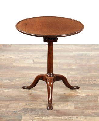 Lot 1307 - A GOOD GEORGE II MAHOGANY TILT-TOP TABLE