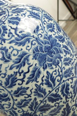 Lot 151 - A LARGE PAIR OF 19TH CENTURY CHINESE BLUE AND WHITE PORCELAIN VASES